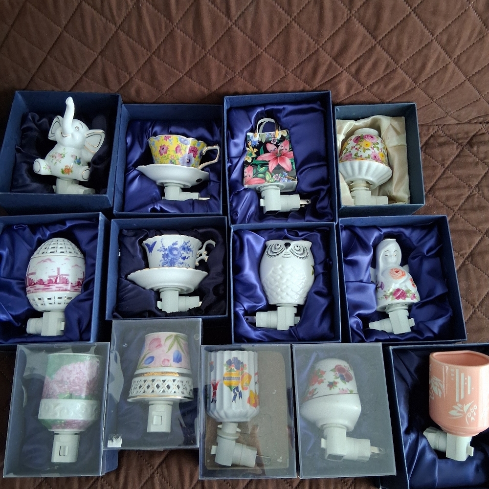 Porcelain Night Light - Picture 3 of 3